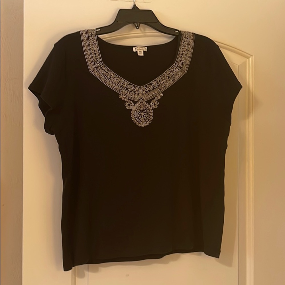 Embroidered cotton tee